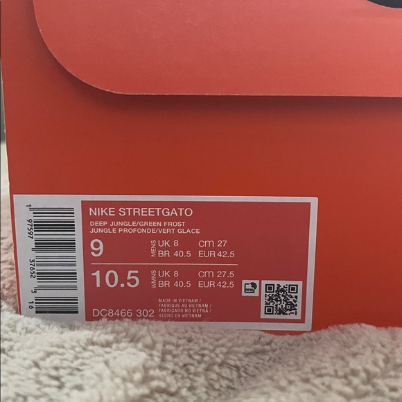 Nike Teal Athletic Shoes - Picture 2 of 12